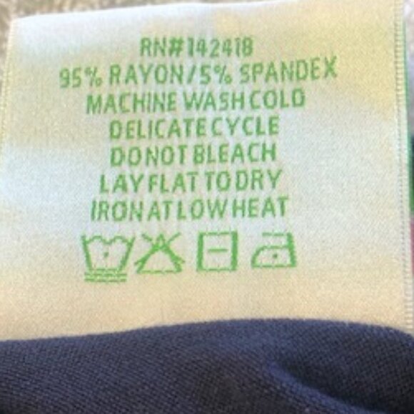 Navy Top - size small - Picture 4 of 4